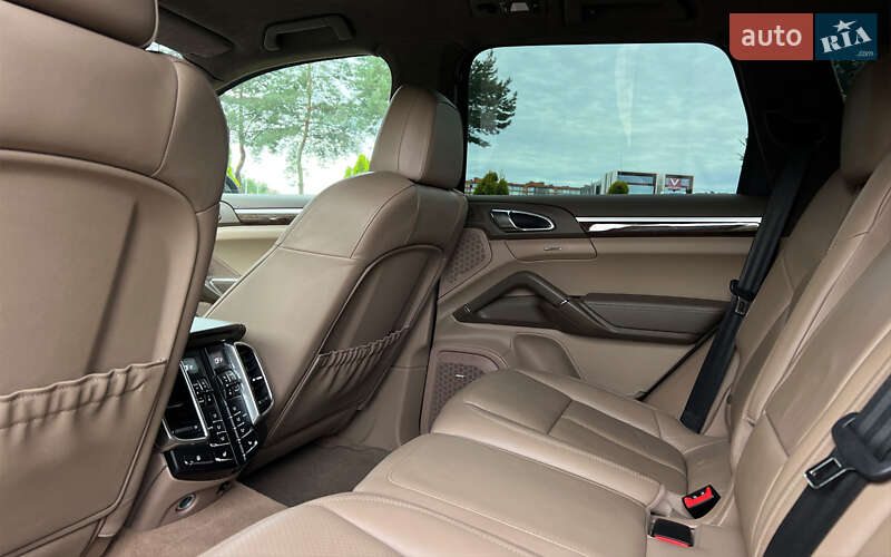 Внедорожник / Кроссовер Porsche Cayenne 2012 в Львове