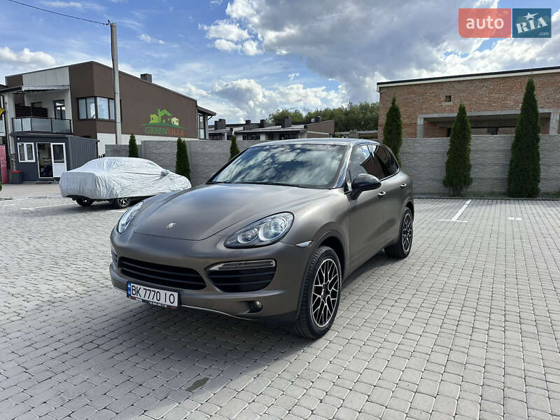 Внедорожник / Кроссовер Porsche Cayenne 2011 в Ровно