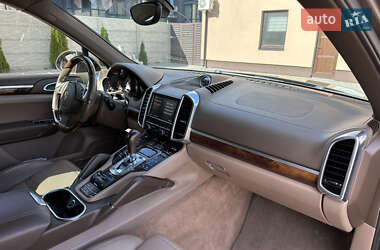 Внедорожник / Кроссовер Porsche Cayenne 2011 в Ровно