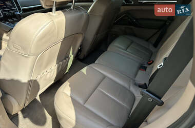 Позашляховик / Кросовер Porsche Cayenne 2011 в 