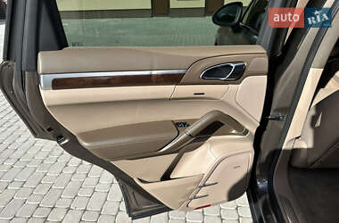 Внедорожник / Кроссовер Porsche Cayenne 2011 в Ровно
