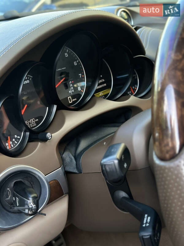 Внедорожник / Кроссовер Porsche Cayenne 2011 в Ровно