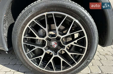 Позашляховик / Кросовер Porsche Cayenne 2011 в 