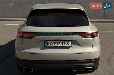 Внедорожник / Кроссовер Porsche Cayenne 2020 в 