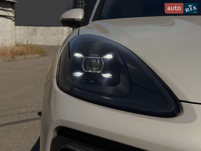 Позашляховик / Кросовер Porsche Cayenne 2020 в Києві