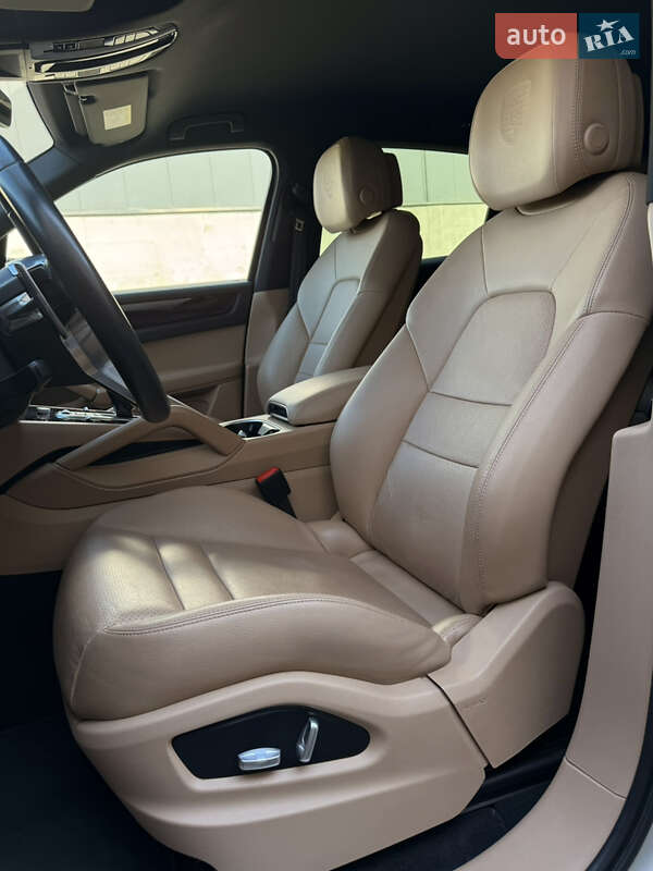 Позашляховик / Кросовер Porsche Cayenne 2020 в Києві