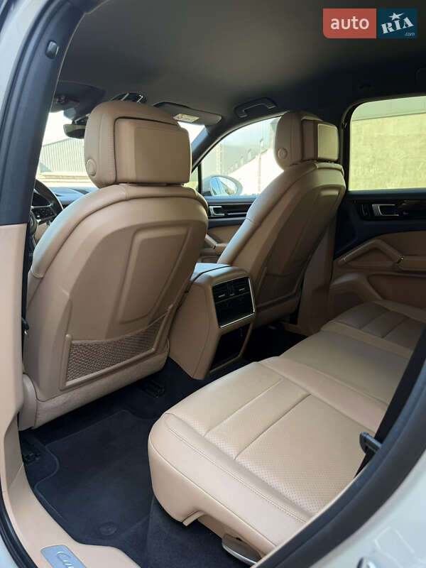 Позашляховик / Кросовер Porsche Cayenne 2020 в Києві