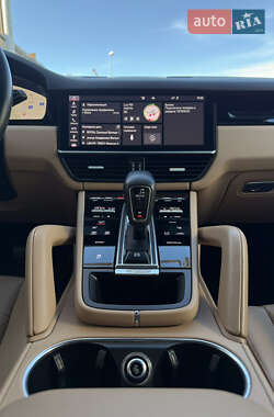 Внедорожник / Кроссовер Porsche Cayenne 2020 в 