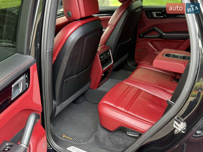 Позашляховик / Кросовер Porsche Cayenne 2019 в Києві