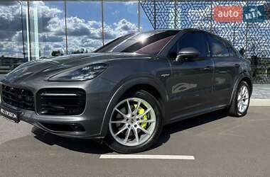 Внедорожник / Кроссовер Porsche Cayenne 2021 в Киеве