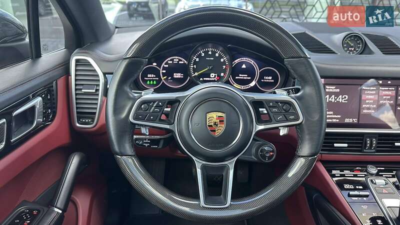 Внедорожник / Кроссовер Porsche Cayenne 2021 в Киеве