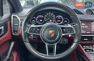Позашляховик / Кросовер Porsche Cayenne 2021 в 