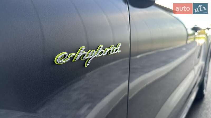 Внедорожник / Кроссовер Porsche Cayenne 2021 в Киеве