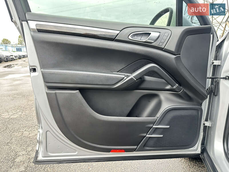 Внедорожник / Кроссовер Porsche Cayenne 2013 в Харькове