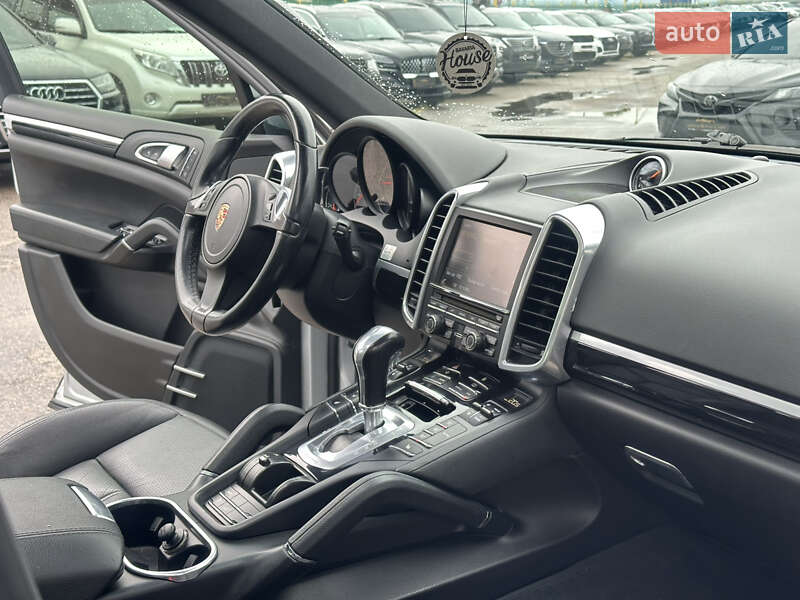 Внедорожник / Кроссовер Porsche Cayenne 2013 в Харькове