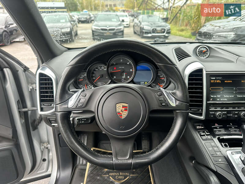 Внедорожник / Кроссовер Porsche Cayenne 2013 в Харькове