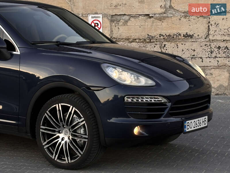 Позашляховик / Кросовер Porsche Cayenne 2011 в Тернополі