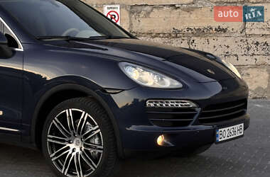 Позашляховик / Кросовер Porsche Cayenne 2011 в 