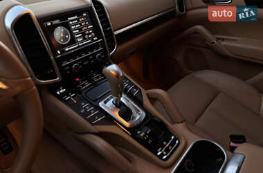 Позашляховик / Кросовер Porsche Cayenne 2011 в 