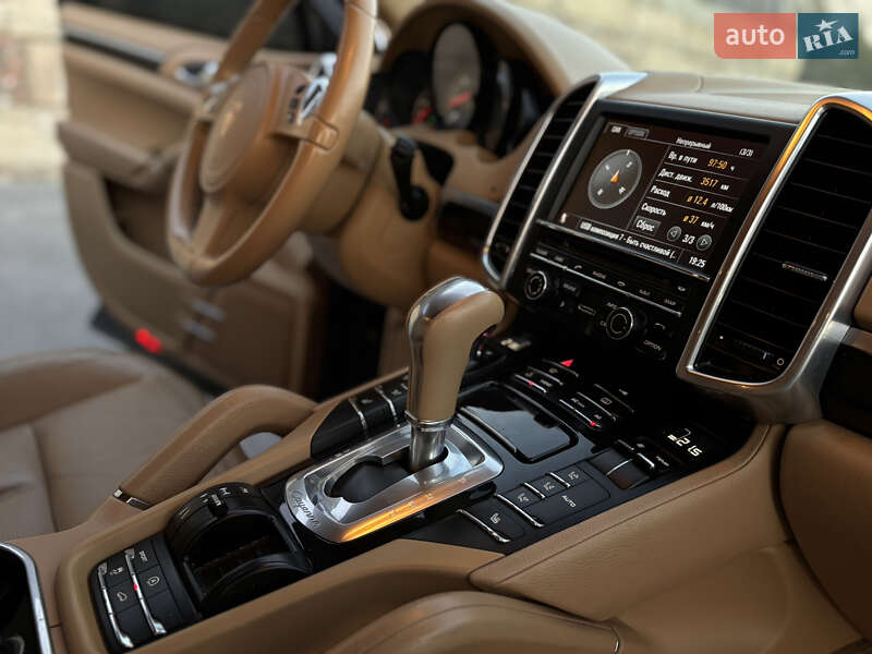 Позашляховик / Кросовер Porsche Cayenne 2011 в Тернополі