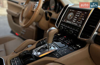 Позашляховик / Кросовер Porsche Cayenne 2011 в 