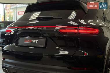 Позашляховик / Кросовер Porsche Cayenne 2018 в 