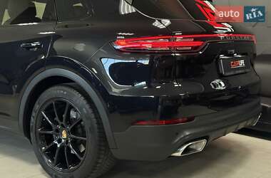 Позашляховик / Кросовер Porsche Cayenne 2018 в 