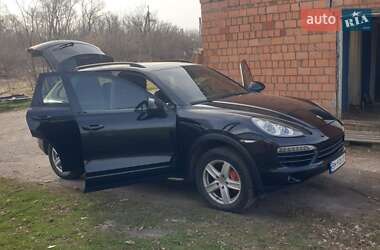 Позашляховик / Кросовер Porsche Cayenne 2012 в 