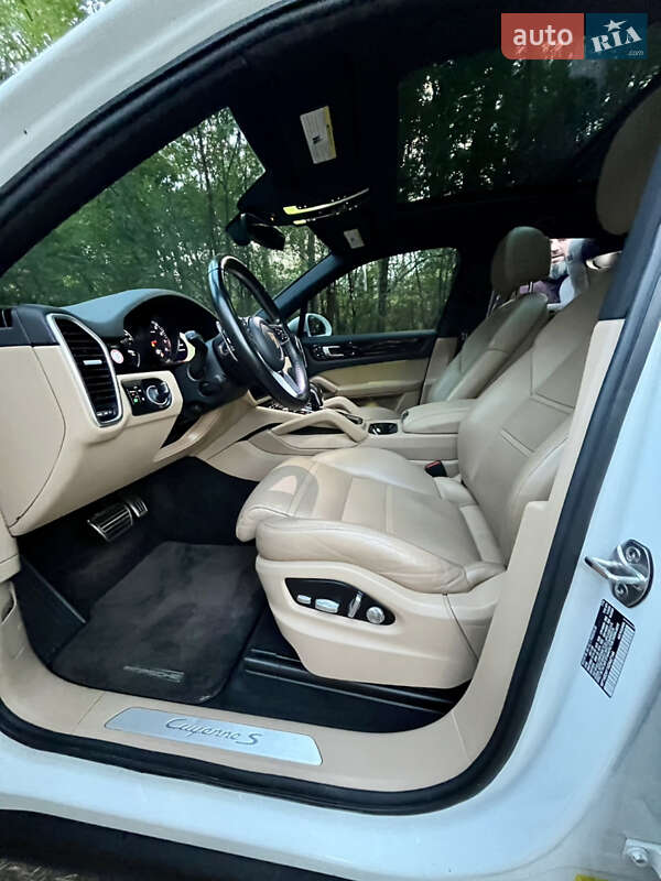 Позашляховик / Кросовер Porsche Cayenne 2018 в Києві