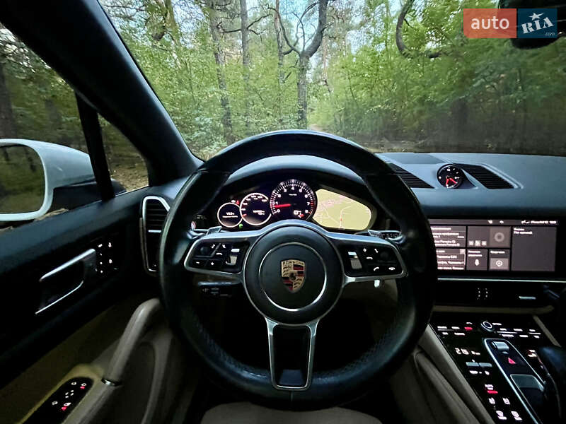 Позашляховик / Кросовер Porsche Cayenne 2018 в Києві