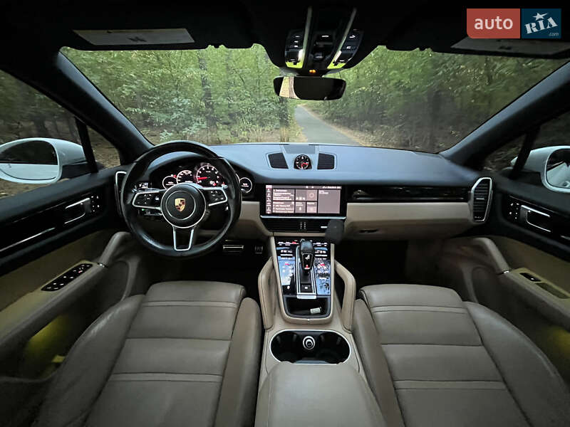 Позашляховик / Кросовер Porsche Cayenne 2018 в Києві