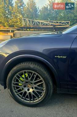 Внедорожник / Кроссовер Porsche Cayenne 2017 в 