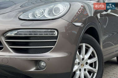 Внедорожник / Кроссовер Porsche Cayenne 2012 в 