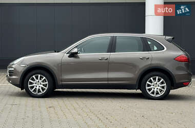 Внедорожник / Кроссовер Porsche Cayenne 2012 в 