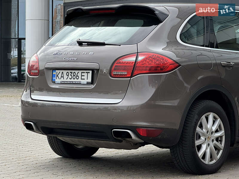 Внедорожник / Кроссовер Porsche Cayenne 2012 в Киеве