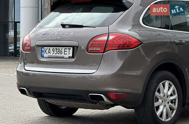 Внедорожник / Кроссовер Porsche Cayenne 2012 в 