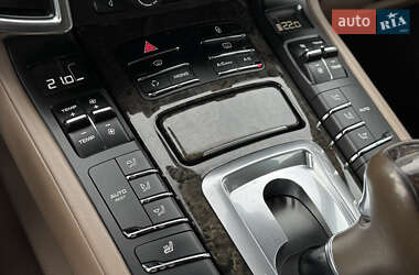 Внедорожник / Кроссовер Porsche Cayenne 2012 в 