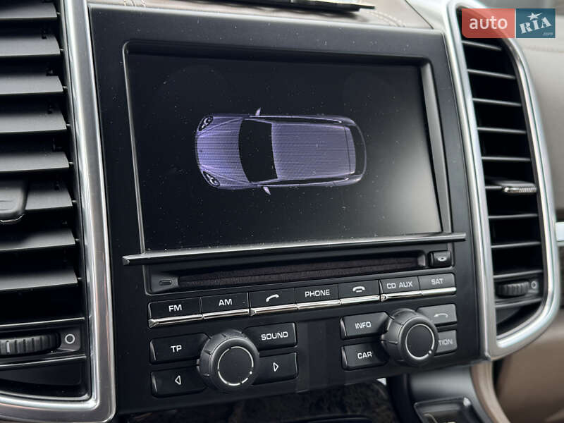 Внедорожник / Кроссовер Porsche Cayenne 2012 в Киеве