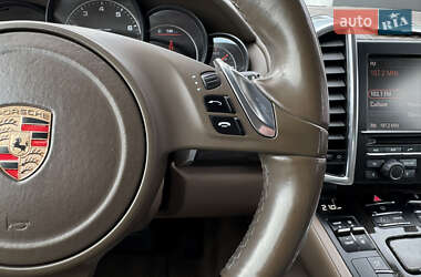 Внедорожник / Кроссовер Porsche Cayenne 2012 в 