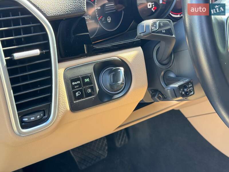 Позашляховик / Кросовер Porsche Cayenne 2019 в Києві