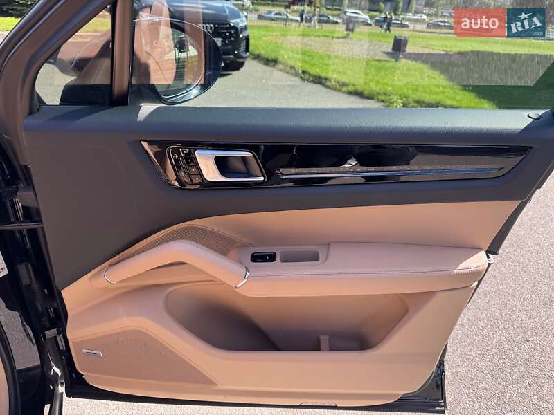 Позашляховик / Кросовер Porsche Cayenne 2019 в Києві