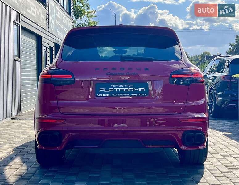 Внедорожник / Кроссовер Porsche Cayenne 2015 в Киеве