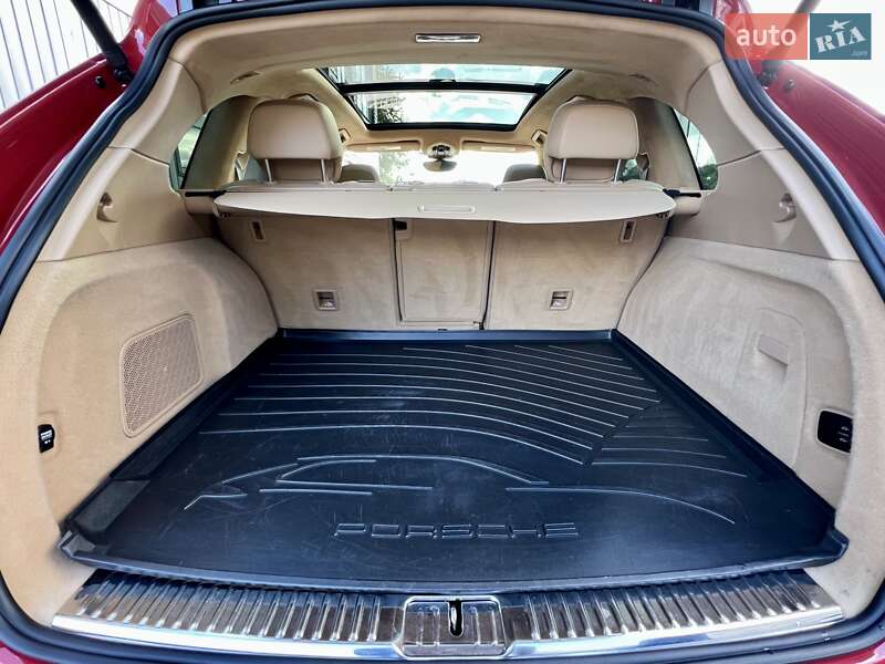 Внедорожник / Кроссовер Porsche Cayenne 2015 в Киеве