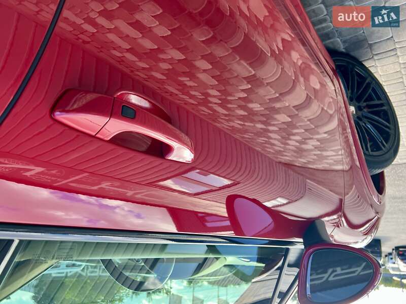 Внедорожник / Кроссовер Porsche Cayenne 2015 в Киеве