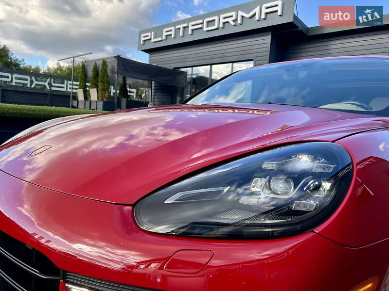 Внедорожник / Кроссовер Porsche Cayenne 2015 в Киеве