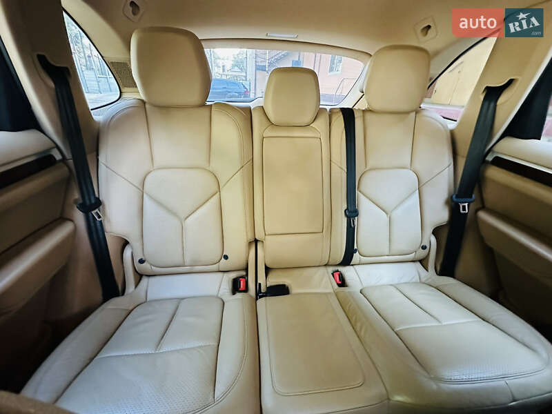 Внедорожник / Кроссовер Porsche Cayenne 2013 в Львове