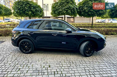 Внедорожник / Кроссовер Porsche Cayenne 2020 в 