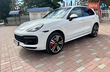 Внедорожник / Кроссовер Porsche Cayenne 2014 в 