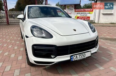 Внедорожник / Кроссовер Porsche Cayenne 2014 в 
