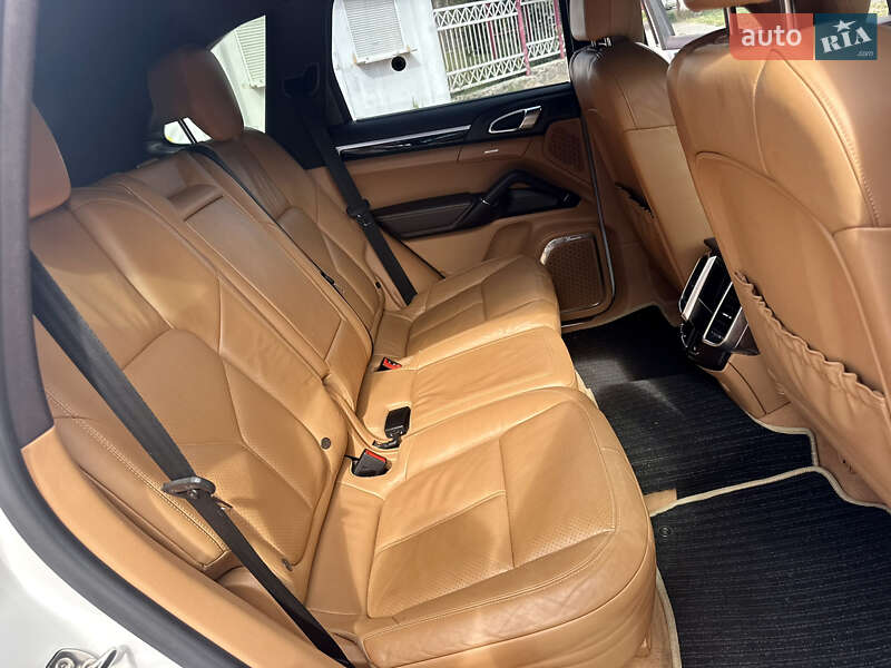 Позашляховик / Кросовер Porsche Cayenne 2014 в Умані